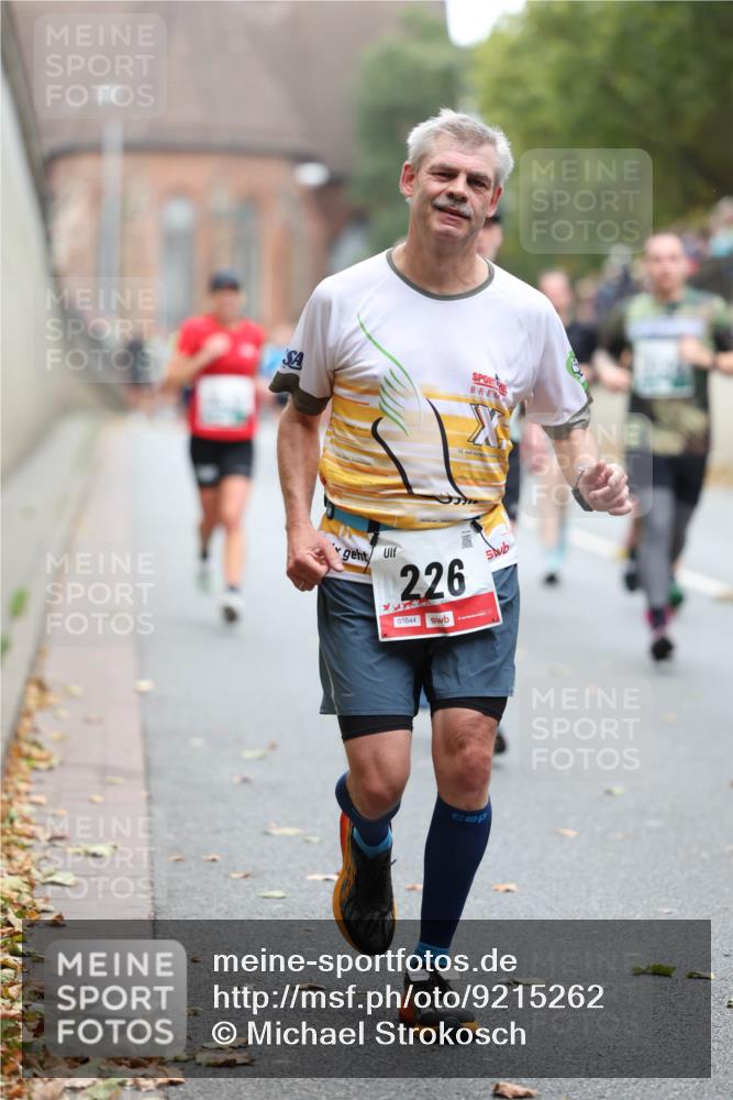 05.10.2025 - 20. swb-Marathon Bremen Michael Strokosch http://msf.ph/oto/9215262 05.10.2025 12:43:43 Laufen 226, 01644 meine-sportfotos.de