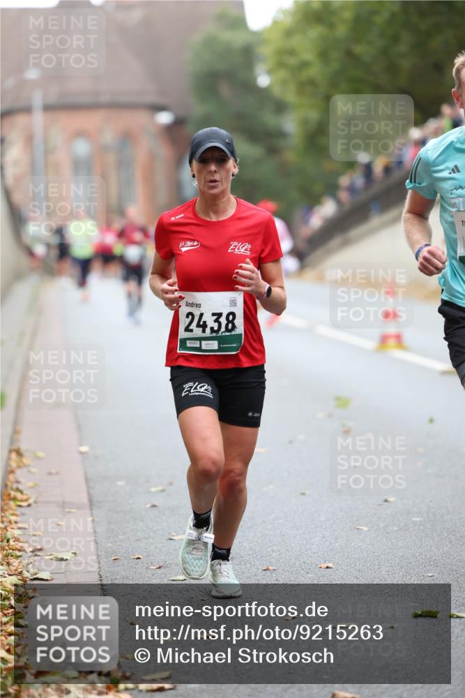 05.10.2025 - 20. swb-Marathon Bremen Michael Strokosch http://msf.ph/oto/9215263 05.10.2025 12:43:46 Laufen 2438 meine-sportfotos.de