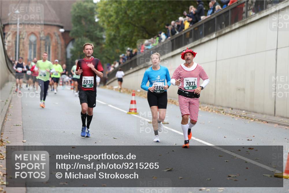 05.10.2025 - 20. swb-Marathon Bremen Michael Strokosch http://msf.ph/oto/9215265 05.10.2025 12:43:52 Laufen 6070, 864, 7071 meine-sportfotos.de