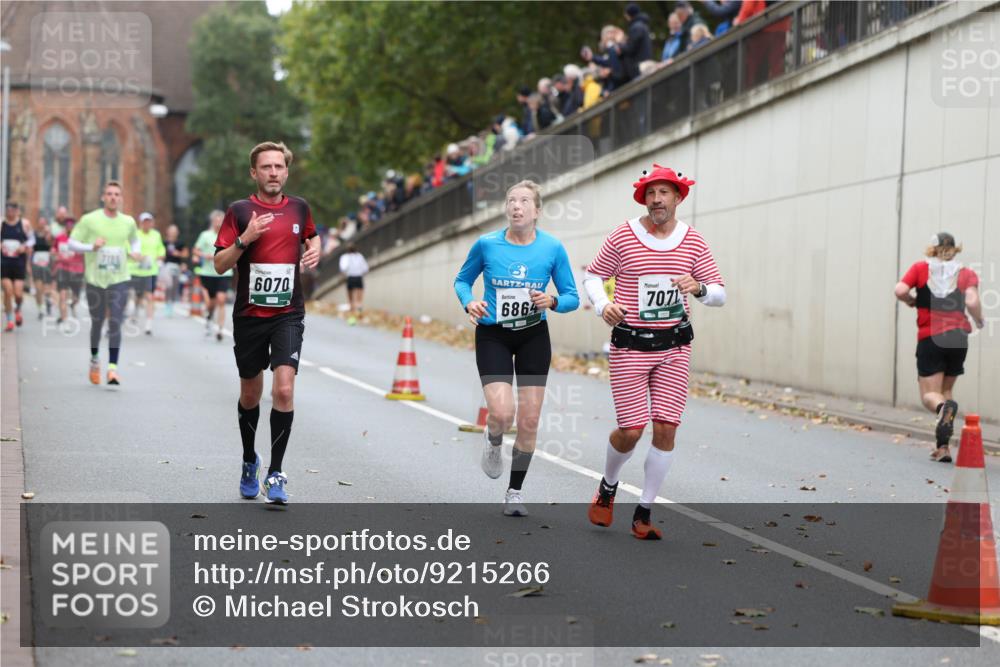 05.10.2025 - 20. swb-Marathon Bremen Michael Strokosch http://msf.ph/oto/9215266 05.10.2025 12:43:53 Laufen 6070, 6864, 7071 meine-sportfotos.de