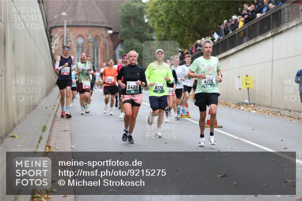 05.10.2025 - 20. swb-Marathon Bremen Michael Strokosch http://msf.ph/oto/9215275 05.10.2025 12:44:00 Laufen 1471, 820, 2240, 5469, 6176, 415, 4116, 9 meine-sportfotos.de