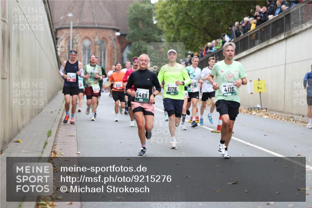 05.10.2025 - 20. swb-Marathon Bremen Michael Strokosch http://msf.ph/oto/9215276 05.10.2025 12:44:01 Laufen 1471, 820, 2240, 6176, 5469, 15, 716, 4116, 9 meine-sportfotos.de
