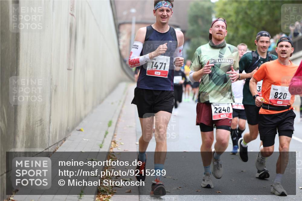 05.10.2025 - 20. swb-Marathon Bremen Michael Strokosch http://msf.ph/oto/9215289 05.10.2025 12:44:06 Laufen 2, 195, 1471, 2240, 3, 820 meine-sportfotos.de