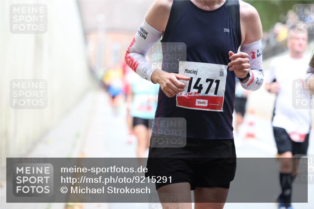05.10.2025 - 20. swb-Marathon Bremen Michael Strokosch http://msf.ph/oto/9215291 05.10.2025 12:44:08 Laufen 1471, 5, 6 meine-sportfotos.de
