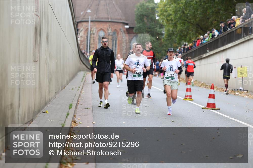 05.10.2025 - 20. swb-Marathon Bremen Michael Strokosch http://msf.ph/oto/9215296 05.10.2025 12:44:18 Laufen 54, 19, 7320 meine-sportfotos.de