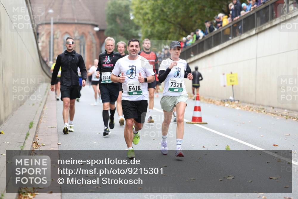 05.10.2025 - 20. swb-Marathon Bremen Michael Strokosch http://msf.ph/oto/9215301 05.10.2025 12:44:19 Laufen 7546, 54, 19, 7320 meine-sportfotos.de