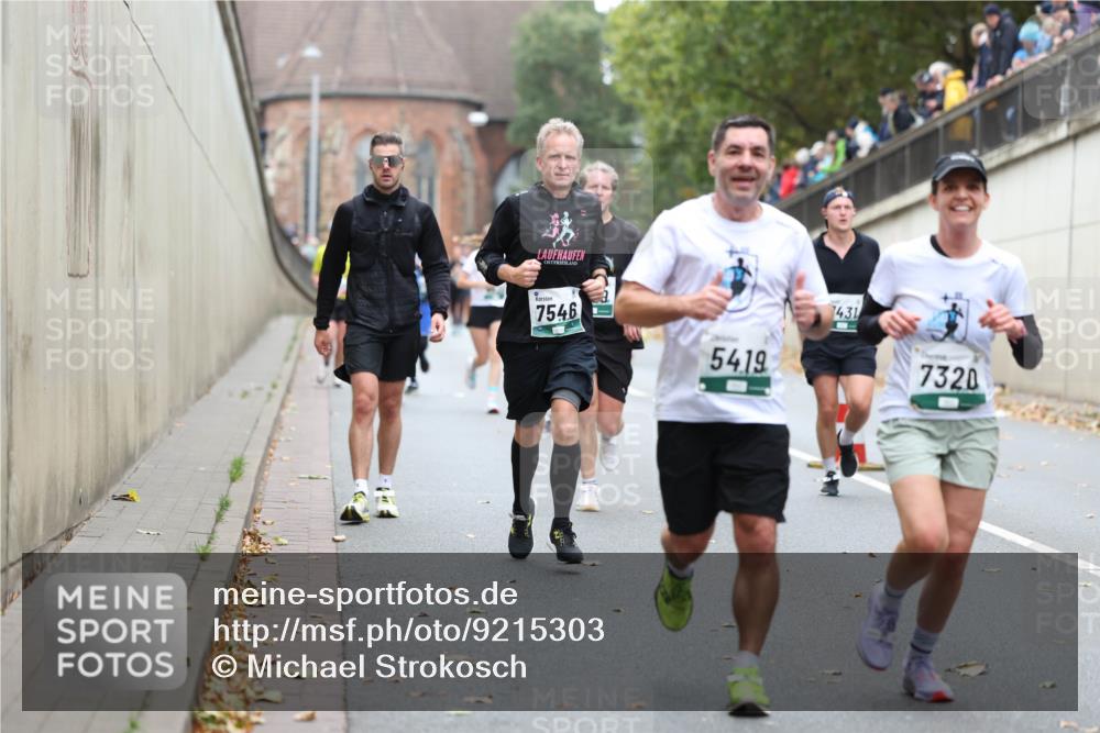 05.10.2025 - 20. swb-Marathon Bremen Michael Strokosch http://msf.ph/oto/9215303 05.10.2025 12:44:20 Laufen 7546, 5419, 431, 7320 meine-sportfotos.de