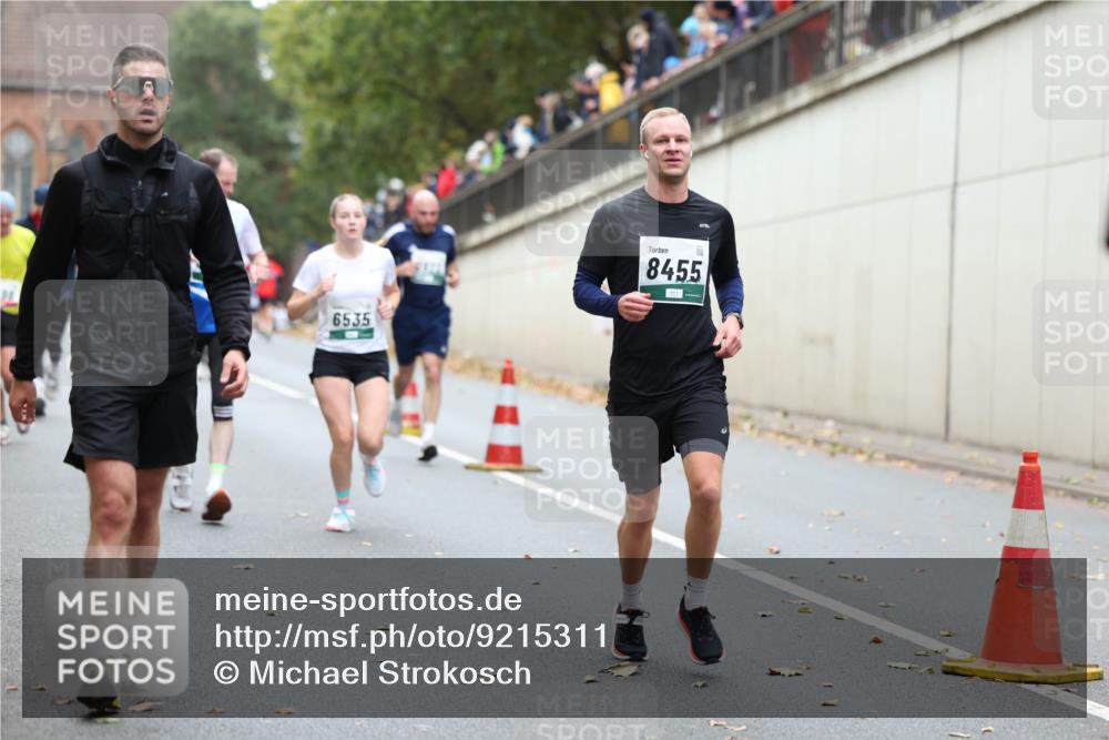 05.10.2025 - 20. swb-Marathon Bremen Michael Strokosch http://msf.ph/oto/9215311 05.10.2025 12:44:24 Laufen 6535, 8455 meine-sportfotos.de