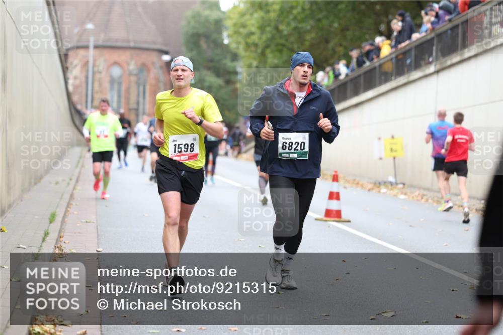 05.10.2025 - 20. swb-Marathon Bremen Michael Strokosch http://msf.ph/oto/9215315 05.10.2025 12:44:29 Laufen 1598, 6820, 1130 meine-sportfotos.de