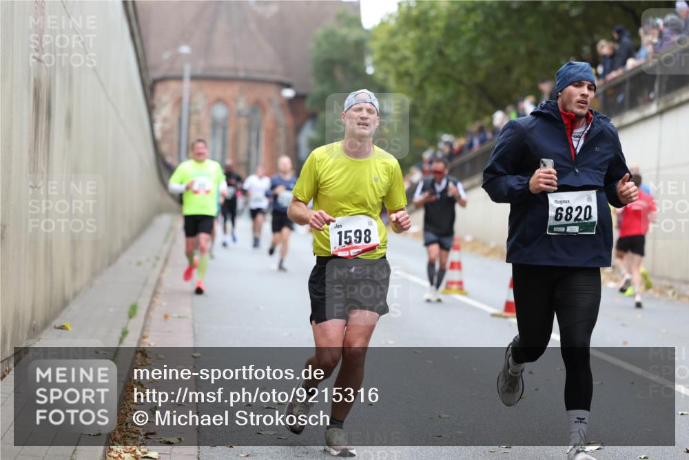 05.10.2025 - 20. swb-Marathon Bremen Michael Strokosch http://msf.ph/oto/9215316 05.10.2025 12:44:29 Laufen 1598, 6820 meine-sportfotos.de