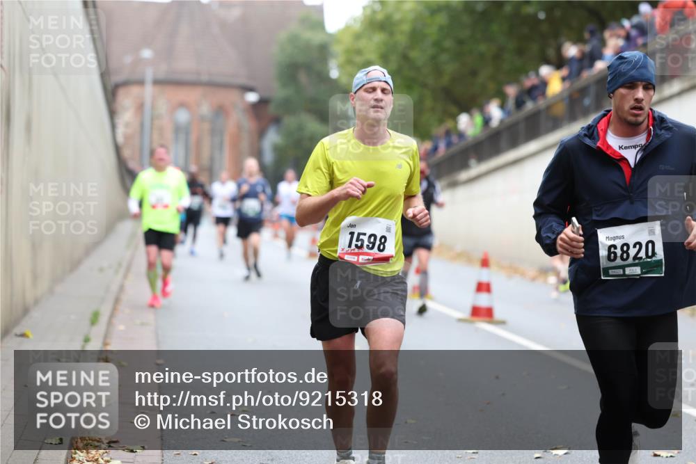 05.10.2025 - 20. swb-Marathon Bremen Michael Strokosch http://msf.ph/oto/9215318 05.10.2025 12:44:30 Laufen 1598, 3400, 6820 meine-sportfotos.de