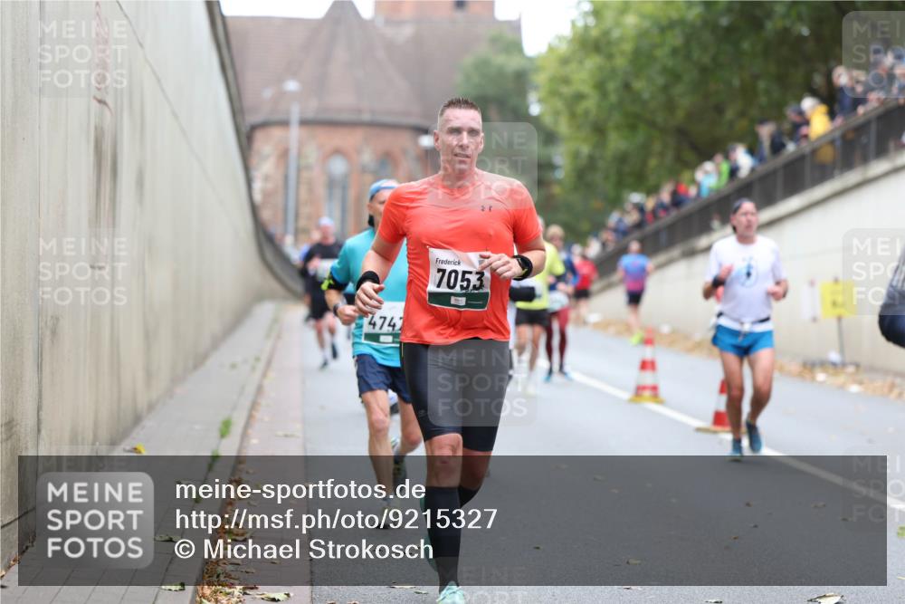 05.10.2025 - 20. swb-Marathon Bremen Michael Strokosch http://msf.ph/oto/9215327 05.10.2025 12:44:36 Laufen 474, 7053 meine-sportfotos.de
