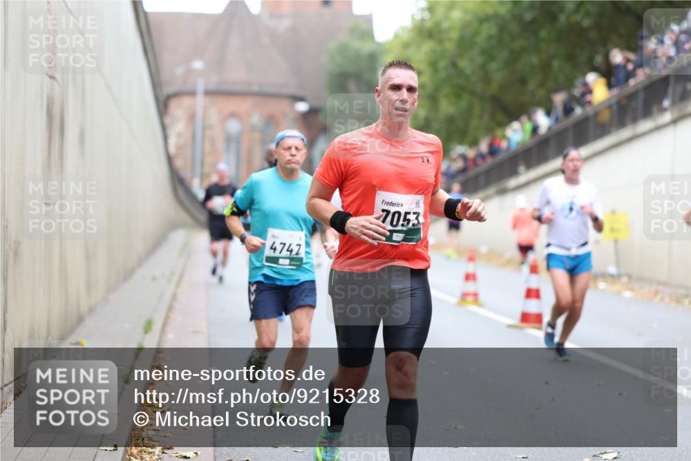 05.10.2025 - 20. swb-Marathon Bremen Michael Strokosch http://msf.ph/oto/9215328 05.10.2025 12:44:36 Laufen 4742, 7053 meine-sportfotos.de