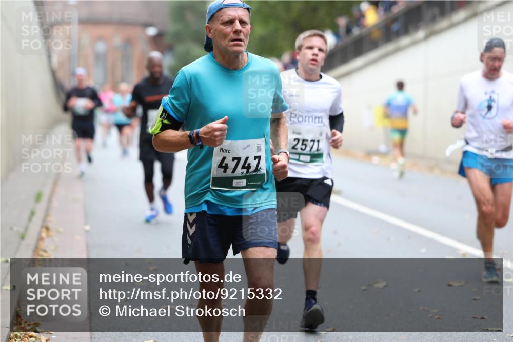 05.10.2025 - 20. swb-Marathon Bremen Michael Strokosch http://msf.ph/oto/9215332 05.10.2025 12:44:38 Laufen 04164, 4742, 2571 meine-sportfotos.de