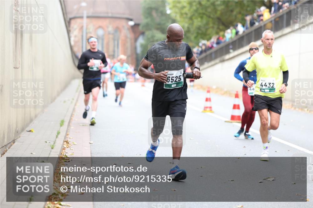 05.10.2025 - 20. swb-Marathon Bremen Michael Strokosch http://msf.ph/oto/9215335 05.10.2025 12:44:40 Laufen 6525, 4432 meine-sportfotos.de
