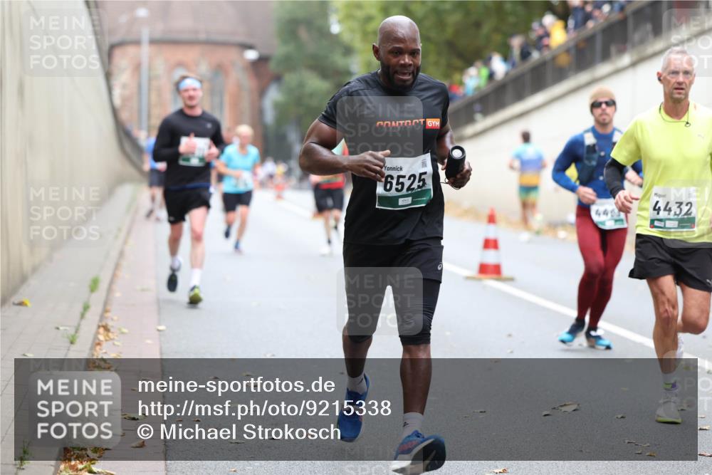 05.10.2025 - 20. swb-Marathon Bremen Michael Strokosch http://msf.ph/oto/9215338 05.10.2025 12:44:41 Laufen 6525, 446, 4432 meine-sportfotos.de