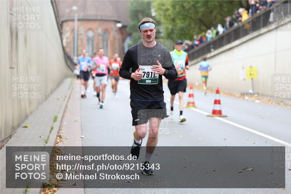 05.10.2025 - 20. swb-Marathon Bremen Michael Strokosch http://msf.ph/oto/9215343 05.10.2025 12:44:43 Laufen 79, 11 meine-sportfotos.de