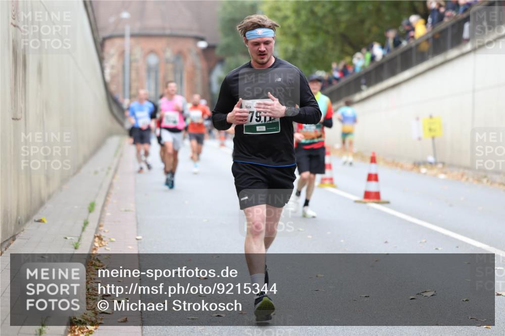 05.10.2025 - 20. swb-Marathon Bremen Michael Strokosch http://msf.ph/oto/9215344 05.10.2025 12:44:43 Laufen 79 meine-sportfotos.de