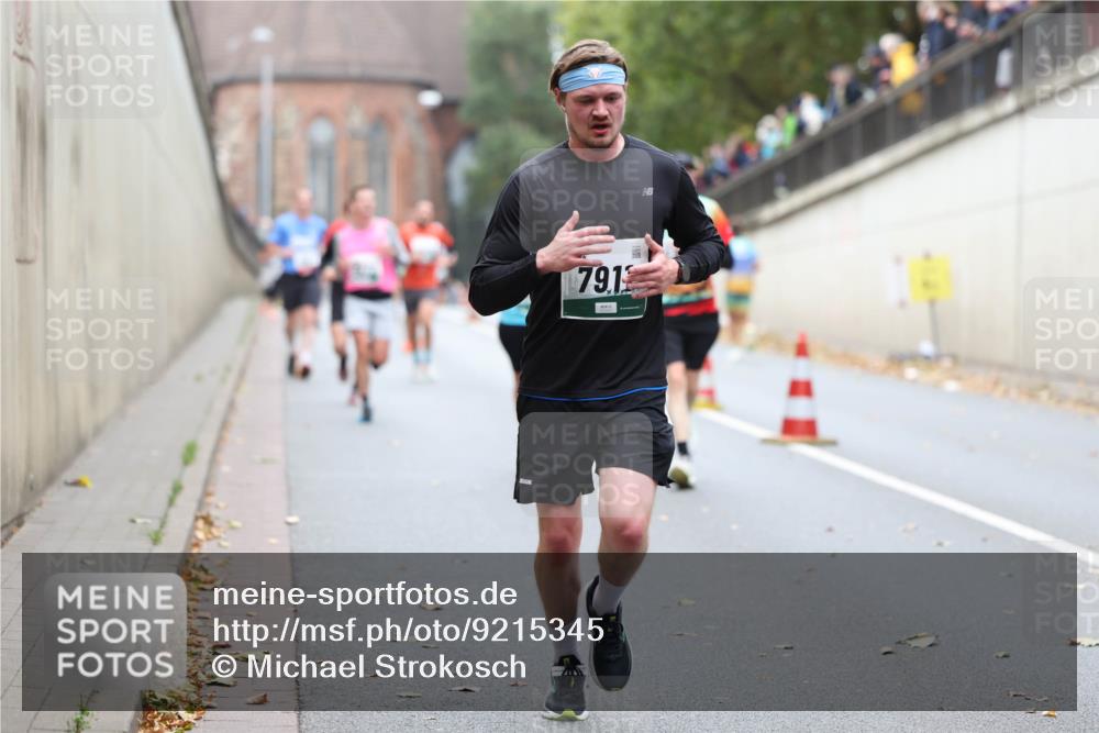 05.10.2025 - 20. swb-Marathon Bremen Michael Strokosch http://msf.ph/oto/9215345 05.10.2025 12:44:43 Laufen 79, 1 meine-sportfotos.de