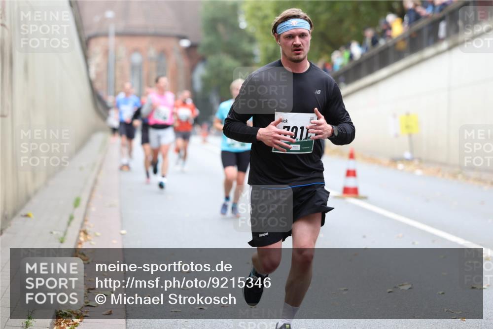 05.10.2025 - 20. swb-Marathon Bremen Michael Strokosch http://msf.ph/oto/9215346 05.10.2025 12:44:44 Laufen 79, 11 meine-sportfotos.de