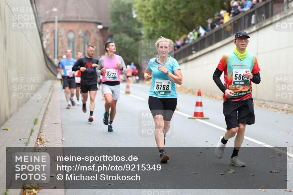 05.10.2025 - 20. swb-Marathon Bremen Michael Strokosch http://msf.ph/oto/9215349 05.10.2025 12:44:45 Laufen 8272, 6768, 20, 566 meine-sportfotos.de