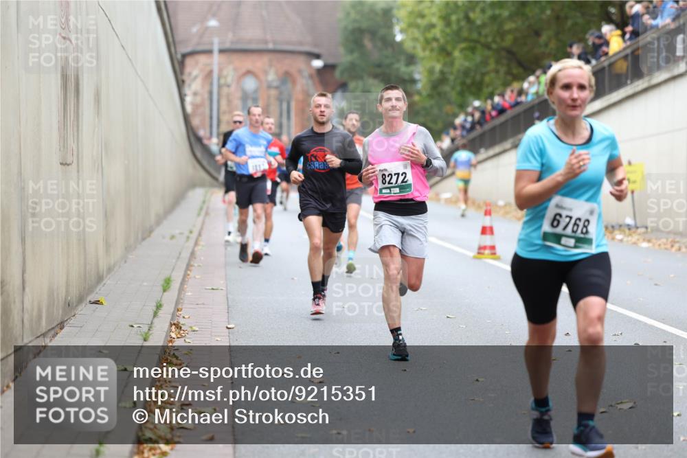05.10.2025 - 20. swb-Marathon Bremen Michael Strokosch http://msf.ph/oto/9215351 05.10.2025 12:44:46 Laufen 8272, 6768 meine-sportfotos.de