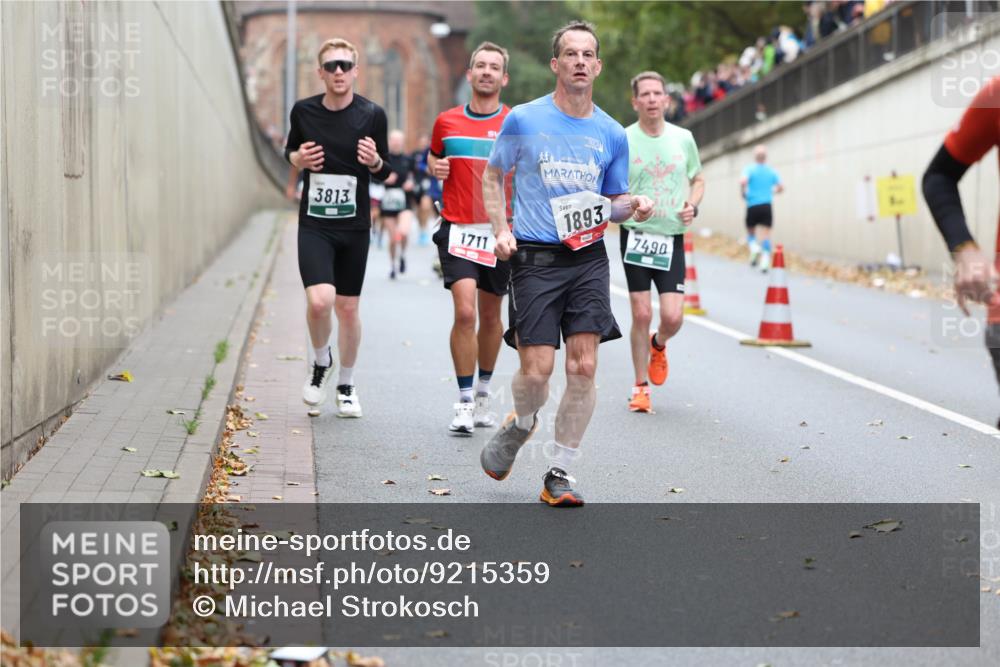 05.10.2025 - 20. swb-Marathon Bremen Michael Strokosch http://msf.ph/oto/9215359 05.10.2025 12:44:51 Laufen 3813, 1711, 1893, 7490 meine-sportfotos.de