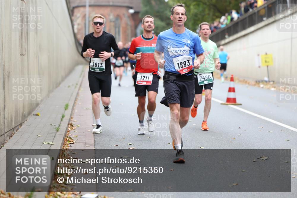 05.10.2025 - 20. swb-Marathon Bremen Michael Strokosch http://msf.ph/oto/9215360 05.10.2025 12:44:51 Laufen 3813, 1711, 1893, 7490 meine-sportfotos.de