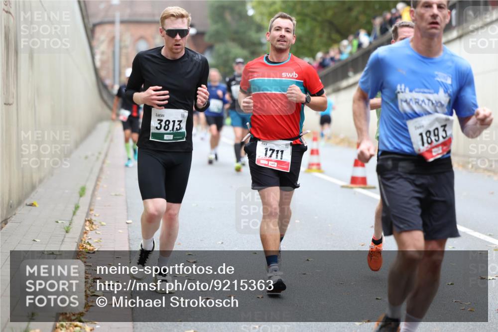 05.10.2025 - 20. swb-Marathon Bremen Michael Strokosch http://msf.ph/oto/9215363 05.10.2025 12:44:52 Laufen 3813, 1711, 1893 meine-sportfotos.de