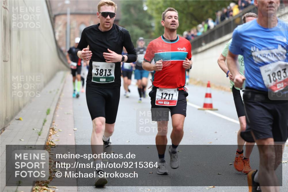 05.10.2025 - 20. swb-Marathon Bremen Michael Strokosch http://msf.ph/oto/9215364 05.10.2025 12:44:52 Laufen 3813, 1711, 1893 meine-sportfotos.de