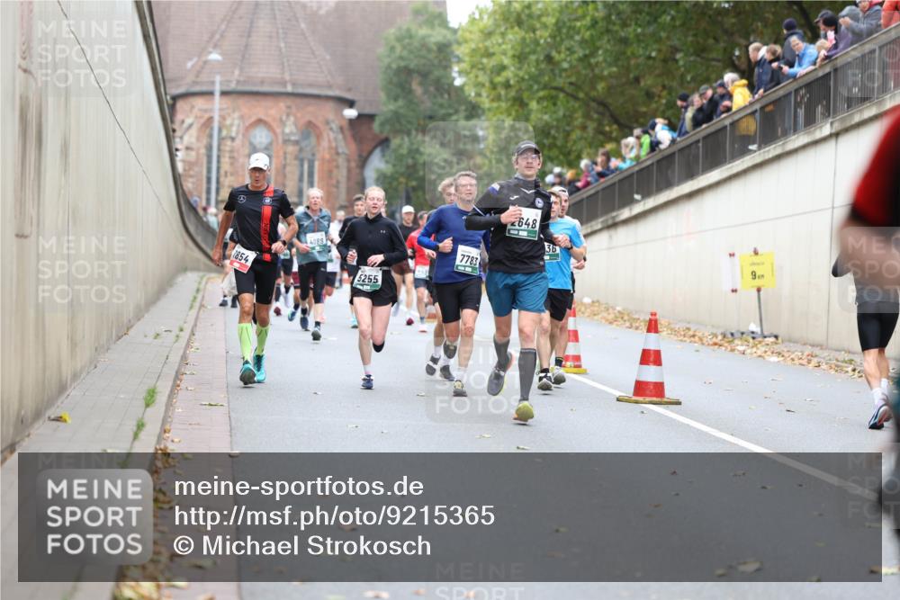 05.10.2025 - 20. swb-Marathon Bremen Michael Strokosch http://msf.ph/oto/9215365 05.10.2025 12:44:54 Laufen 1854, 4089, 5255, 7783, 2648, 36, 9 meine-sportfotos.de