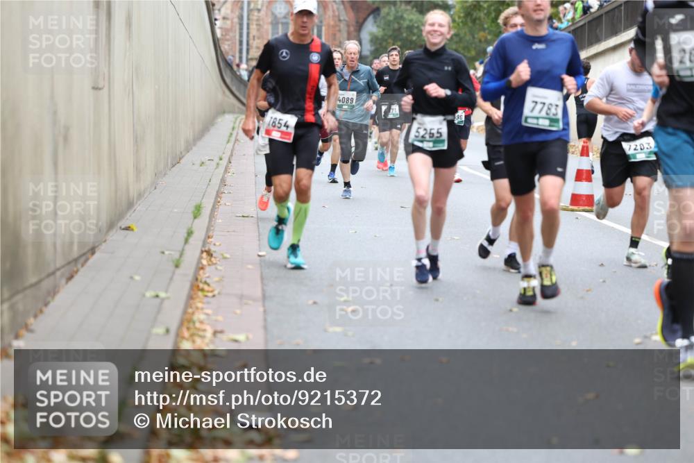 05.10.2025 - 20. swb-Marathon Bremen Michael Strokosch http://msf.ph/oto/9215372 05.10.2025 12:44:57 Laufen 1854, 4089, 5265, 96, 7783, 7203, 26 meine-sportfotos.de