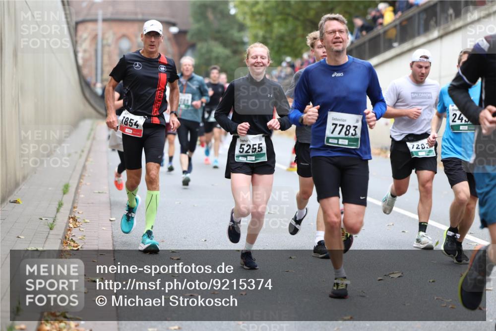 05.10.2025 - 20. swb-Marathon Bremen Michael Strokosch http://msf.ph/oto/9215374 05.10.2025 12:44:57 Laufen 854, 5255, 7783, 7283, 24 meine-sportfotos.de