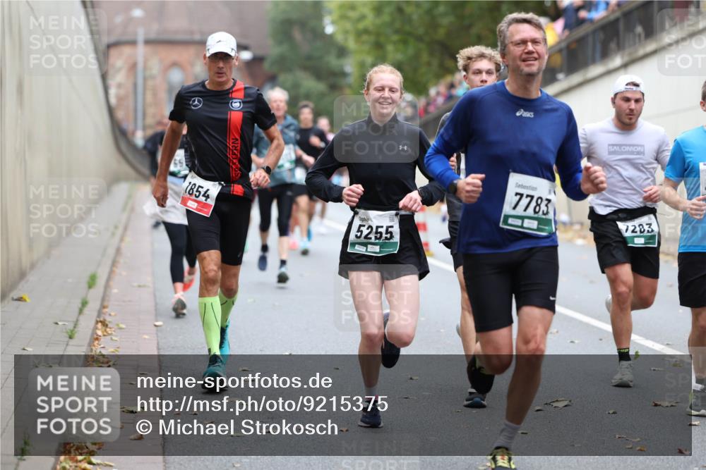 05.10.2025 - 20. swb-Marathon Bremen Michael Strokosch http://msf.ph/oto/9215375 05.10.2025 12:44:58 Laufen 1854, 5255, 7783, 7283 meine-sportfotos.de