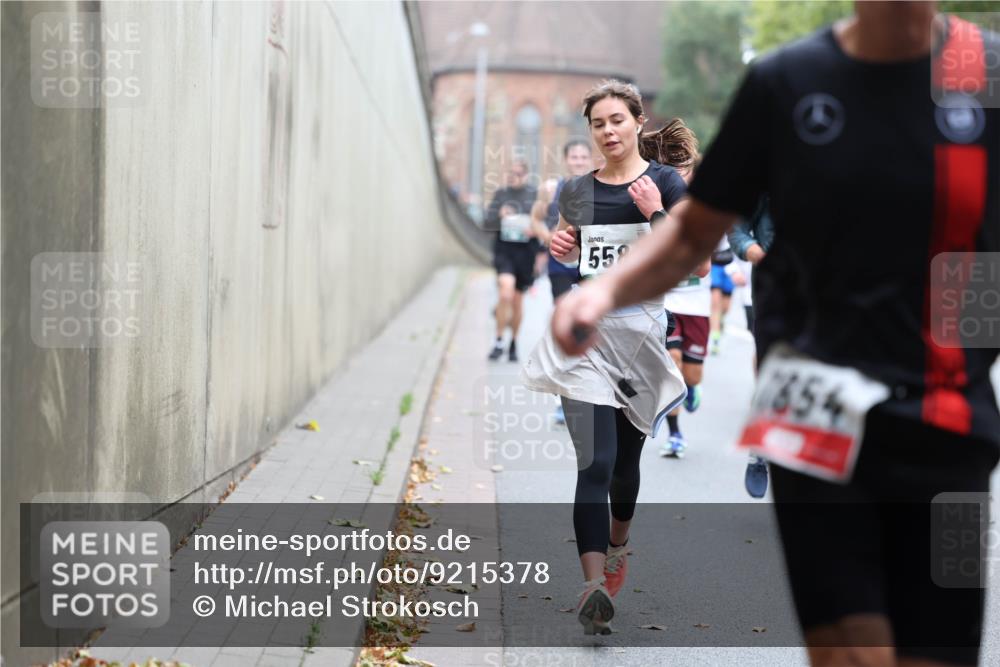 05.10.2025 - 20. swb-Marathon Bremen Michael Strokosch http://msf.ph/oto/9215378 05.10.2025 12:45:00 Laufen 558, 654 meine-sportfotos.de
