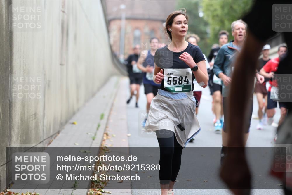05.10.2025 - 20. swb-Marathon Bremen Michael Strokosch http://msf.ph/oto/9215380 05.10.2025 12:45:00 Laufen 5584 meine-sportfotos.de