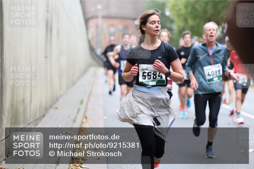 05.10.2025 - 20. swb-Marathon Bremen Michael Strokosch http://msf.ph/oto/9215381 05.10.2025 12:45:01 Laufen 5584, 4089 meine-sportfotos.de