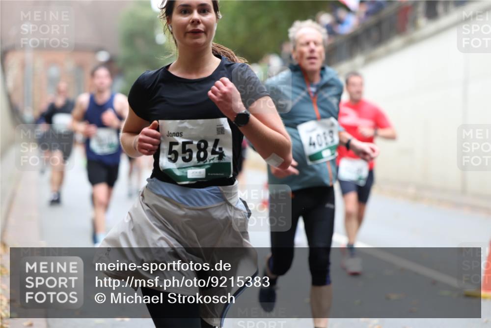 05.10.2025 - 20. swb-Marathon Bremen Michael Strokosch http://msf.ph/oto/9215383 05.10.2025 12:45:01 Laufen 5584, 4019 meine-sportfotos.de