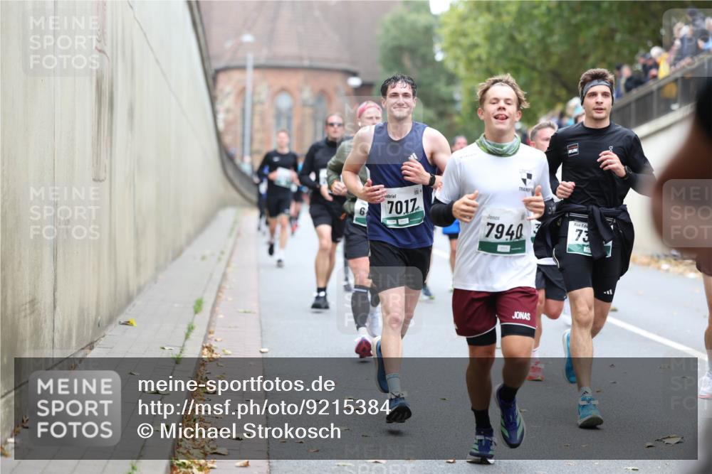 05.10.2025 - 20. swb-Marathon Bremen Michael Strokosch http://msf.ph/oto/9215384 05.10.2025 12:45:02 Laufen 6, 7017, 7940, 73 meine-sportfotos.de