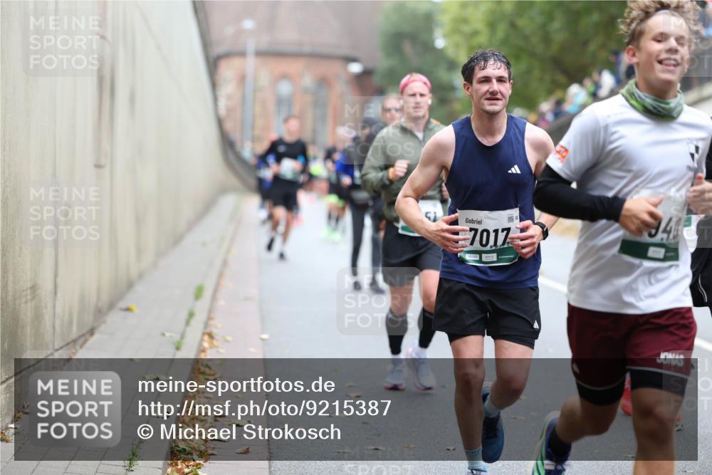 05.10.2025 - 20. swb-Marathon Bremen Michael Strokosch http://msf.ph/oto/9215387 05.10.2025 12:45:03 Laufen 7017, 06395, 40 meine-sportfotos.de