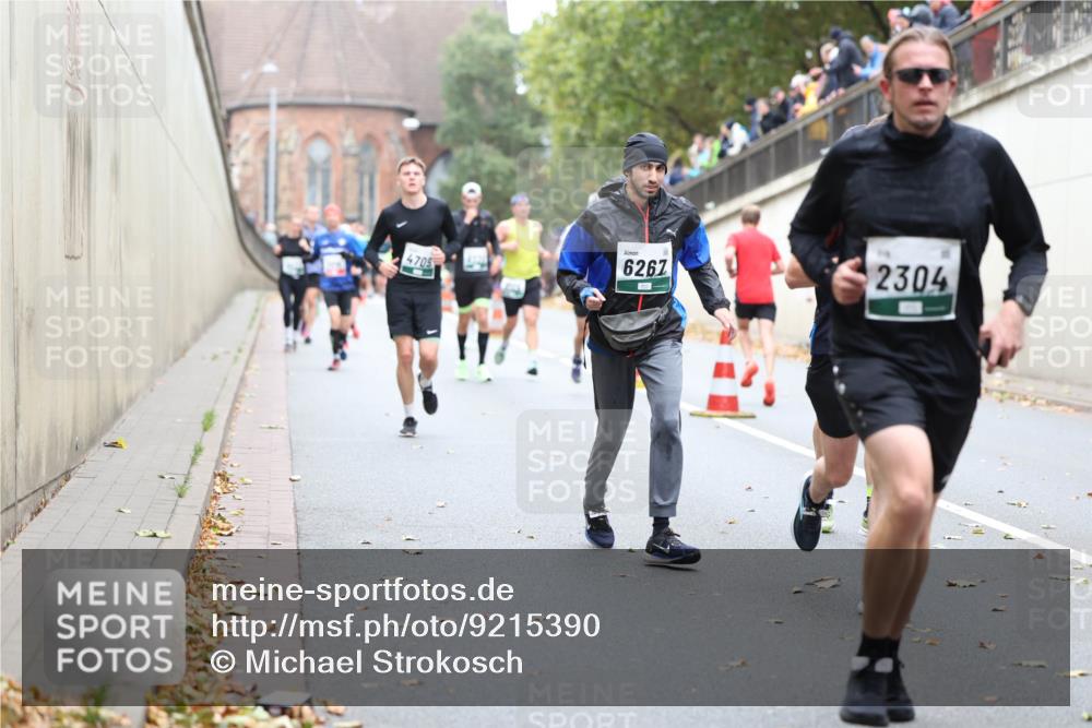 05.10.2025 - 20. swb-Marathon Bremen Michael Strokosch http://msf.ph/oto/9215390 05.10.2025 12:45:05 Laufen 4709, 6267, 2304 meine-sportfotos.de
