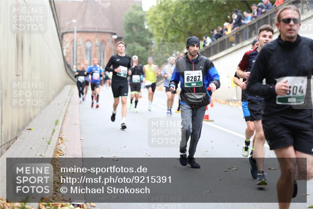 05.10.2025 - 20. swb-Marathon Bremen Michael Strokosch http://msf.ph/oto/9215391 05.10.2025 12:45:06 Laufen 709, 6267, 304 meine-sportfotos.de
