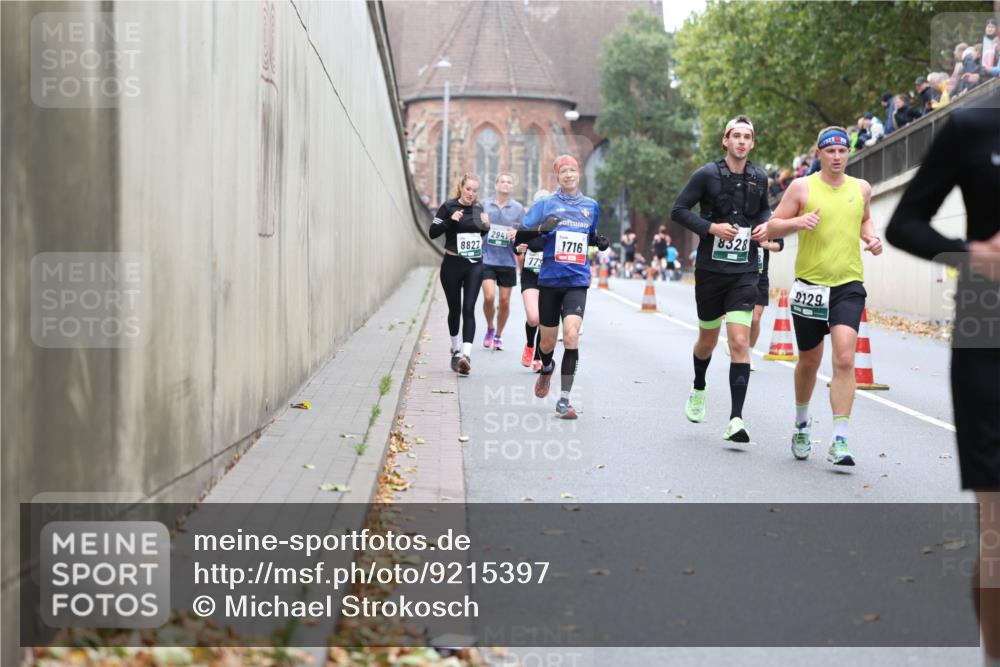 05.10.2025 - 20. swb-Marathon Bremen Michael Strokosch http://msf.ph/oto/9215397 05.10.2025 12:45:09 Laufen 8822, 294, 773, 1716, 8328, 9129 meine-sportfotos.de