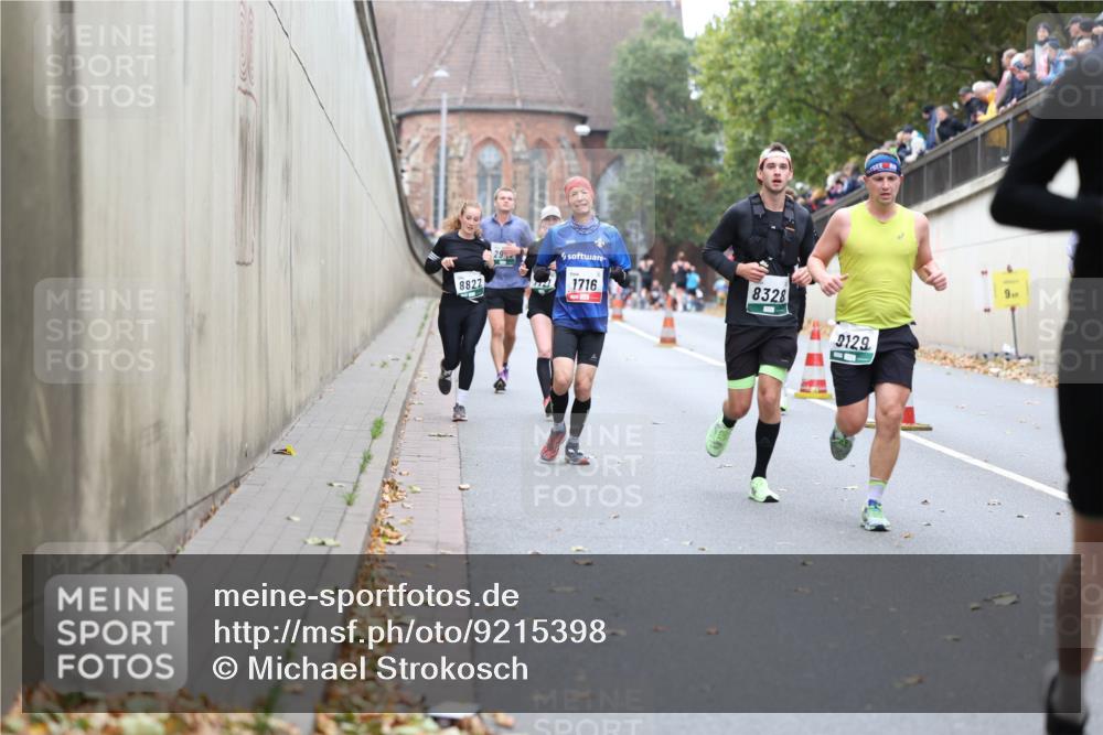 05.10.2025 - 20. swb-Marathon Bremen Michael Strokosch http://msf.ph/oto/9215398 05.10.2025 12:45:09 Laufen 8827, 1716, 8328, 9129, 9 meine-sportfotos.de