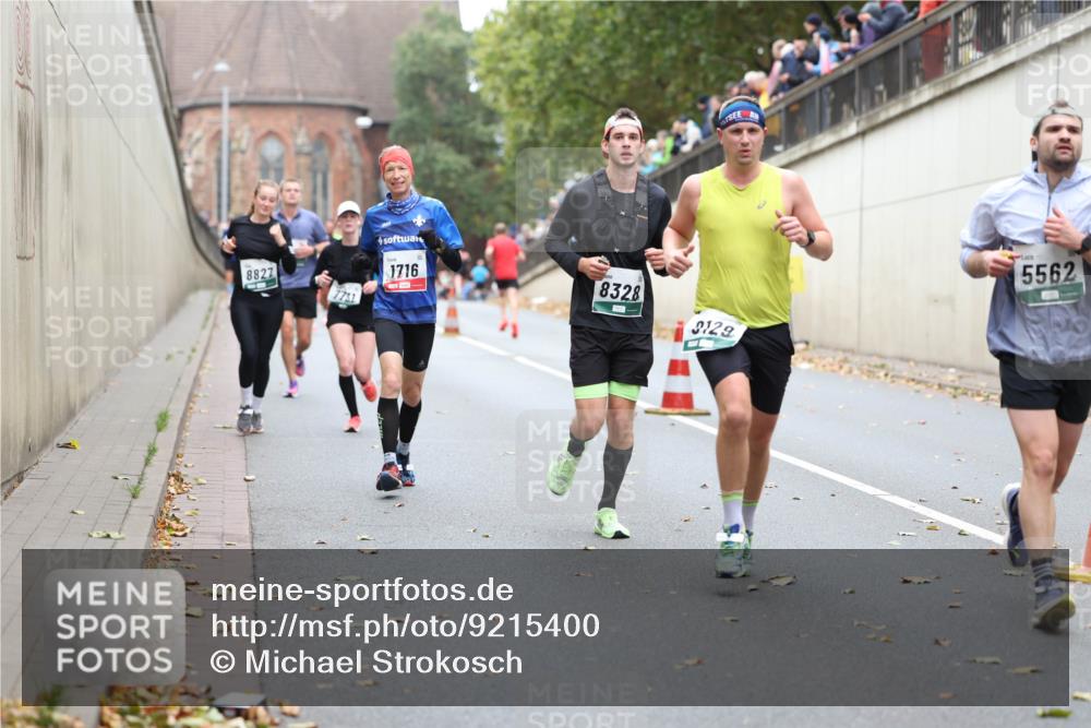 05.10.2025 - 20. swb-Marathon Bremen Michael Strokosch http://msf.ph/oto/9215400 05.10.2025 12:45:10 Laufen 8827, 7731, 1716, 8328, 3129, 5562 meine-sportfotos.de