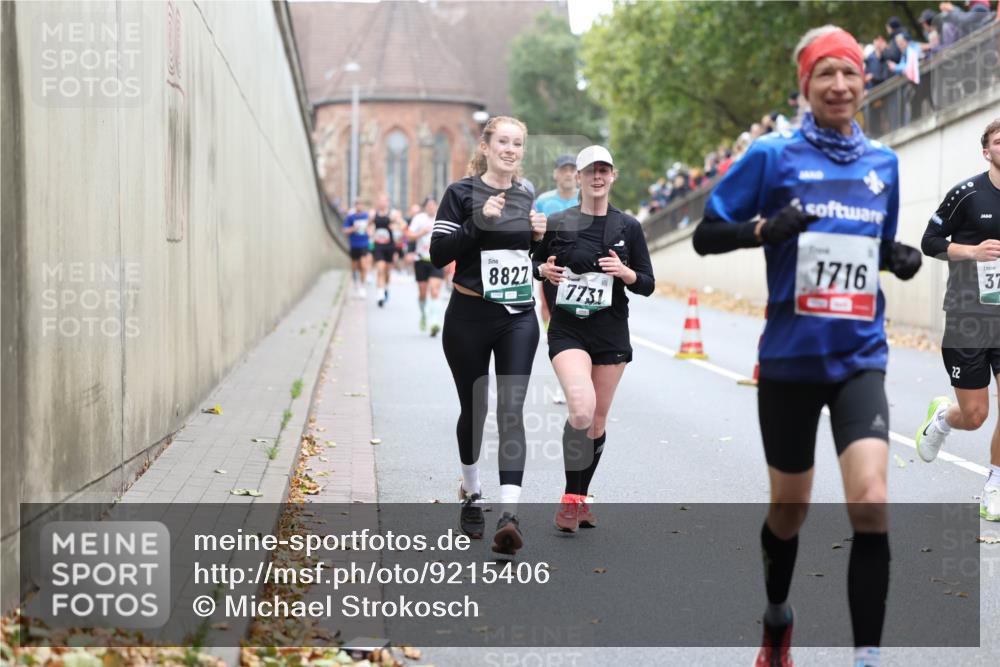 05.10.2025 - 20. swb-Marathon Bremen Michael Strokosch http://msf.ph/oto/9215406 05.10.2025 12:45:13 Laufen 8827, 7731, 1716, 37, 22 meine-sportfotos.de