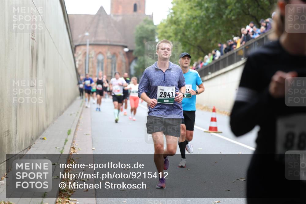 05.10.2025 - 20. swb-Marathon Bremen Michael Strokosch http://msf.ph/oto/9215412 05.10.2025 12:45:15 Laufen 2941, 88 meine-sportfotos.de