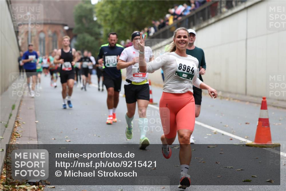 05.10.2025 - 20. swb-Marathon Bremen Michael Strokosch http://msf.ph/oto/9215421 05.10.2025 12:45:20 Laufen 4573, 8964 meine-sportfotos.de