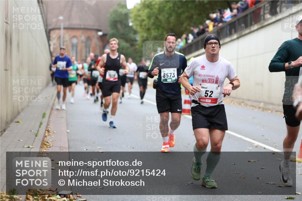 05.10.2025 - 20. swb-Marathon Bremen Michael Strokosch http://msf.ph/oto/9215424 05.10.2025 12:45:21 Laufen 1615, 4, 8573, 52, 00287 meine-sportfotos.de