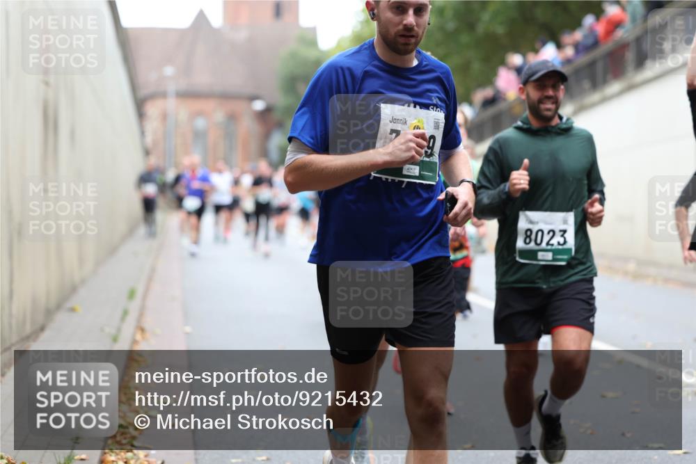 05.10.2025 - 20. swb-Marathon Bremen Michael Strokosch http://msf.ph/oto/9215432 05.10.2025 12:45:27 Laufen 8023 meine-sportfotos.de